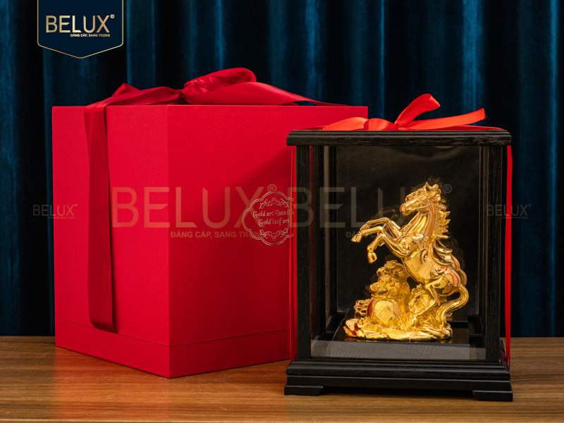 Tượng ngựa mã đáo thành công dát vàng 24k